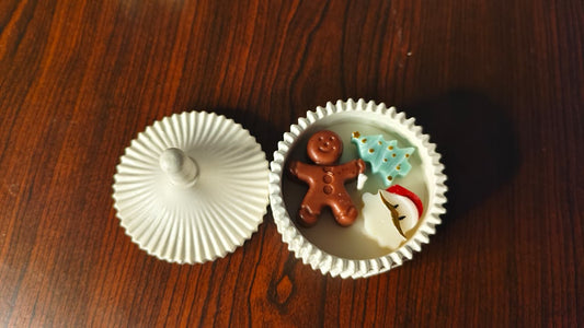 Gingerbread Delight Candle